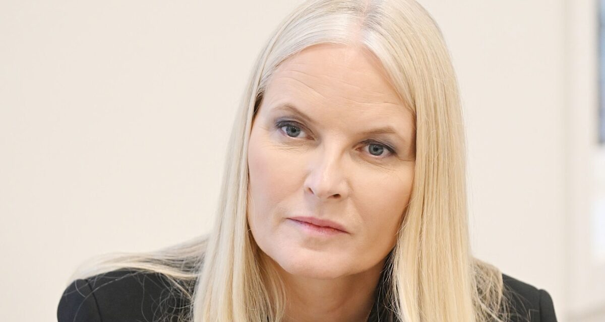 Crown Princess Mette-Marit l&rsquo;anniversaire difficile en tant que fils Marius Borg Hoiby est accusé de 4 chefs de viol
