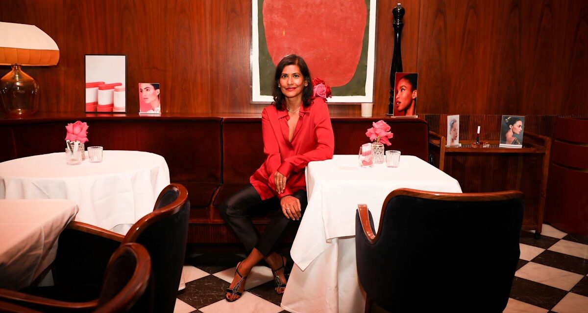 Exclusif: le gourou de la beauté Ruby Hammer partage son petit luxe des voyages de l&rsquo;île de Cocoa aux robes Zimmermann