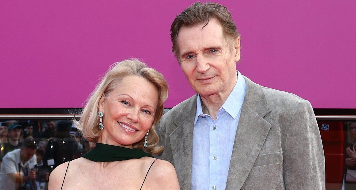 Liam Neeson fait un mouvement de 10,3 millions de dollars au milieu de la nouvelle «romance» avec Pamela Anderson