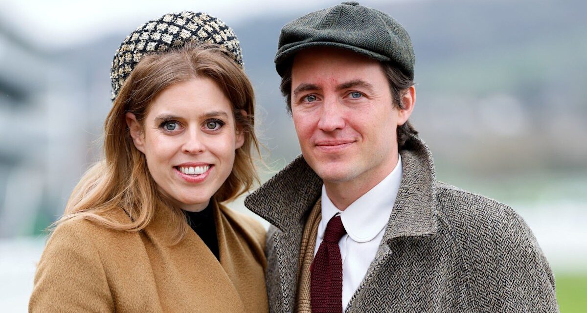 La romance «moderne» de la princesse Béatrice et Edoardo Mapelli Mozzi, selon Inside Source