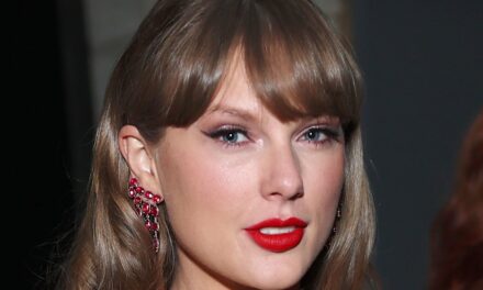 Taylor Swift Parties avec Brittany Mahomes et 125 $ Espresso Martinis au Nashville Bar après Travis Kelce Engagement