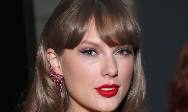 Taylor Swift Parties avec Brittany Mahomes et 125 $ Espresso Martinis au Nashville Bar après Travis Kelce Engagement