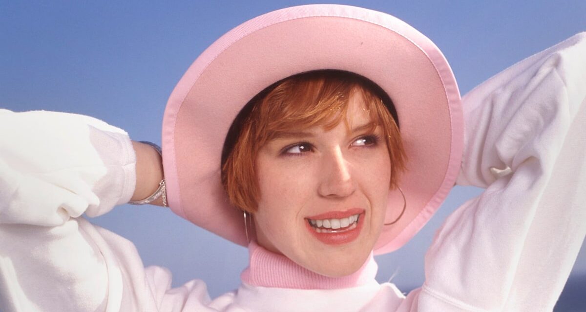 «  Les années 80, la fille partage un selfie sans âge car les fans disent tous la même chose