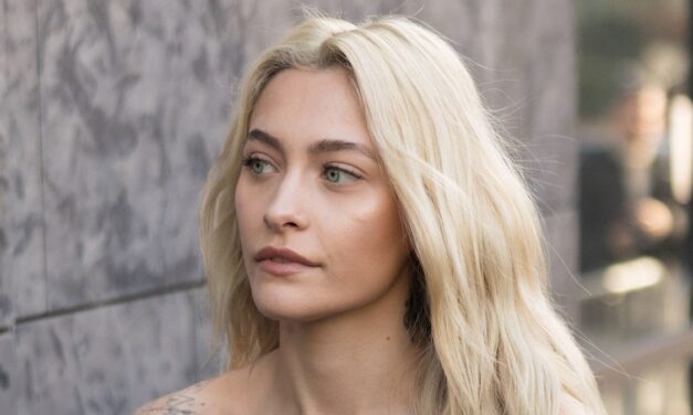 Paris Jackson Wows en shorts micro-mini-shorts suivant la séparation du fiancé