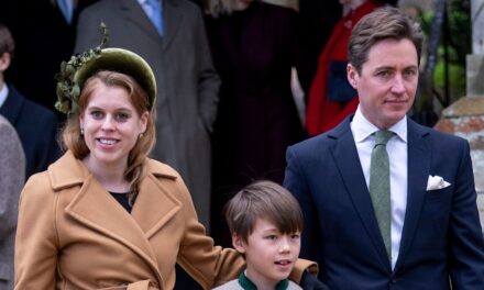 Les princesses Béatrice et Eugénie de « bonne humeur » alors qu&rsquo;elles optent pour une sortie le jour de Noël avec la famille royale