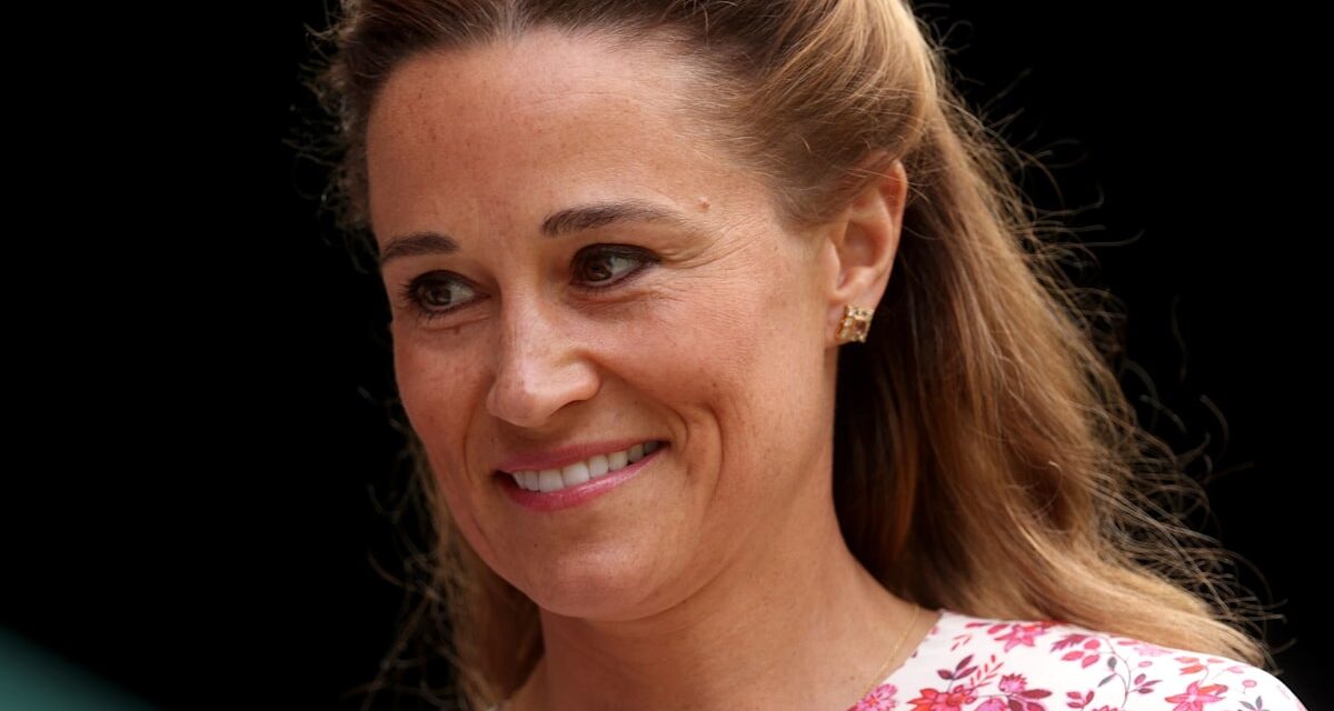 Je suis un écrivain de style – la mini robe «  audacieuse  » de Pippa Middleton doit faire un retour en 2025