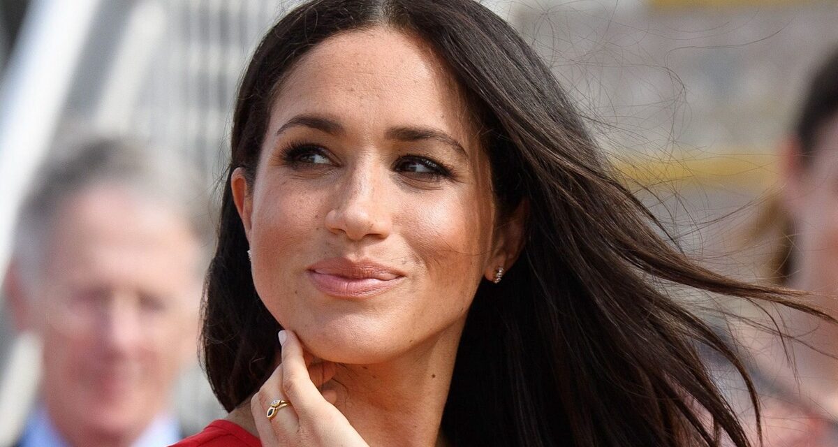 La «dissimulation» de Meghan Markle de la grossesse du prince Archie avec une robe invitée de mariage à balançoire