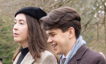 Samuel Chatto fait une apparition rare avec une petite amie d&rsquo;artiste en famille d&rsquo;abord