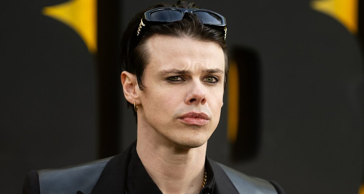 Yungblud partage une photo émotionnelle suivant les funérailles intimes d&rsquo;Ozzy Ozbourne à la maison