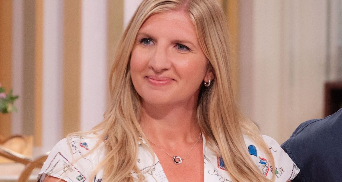 J&rsquo;adore! Rebecca Adlington est le plus chic ce matin portant une robe Boden «Carte postale»