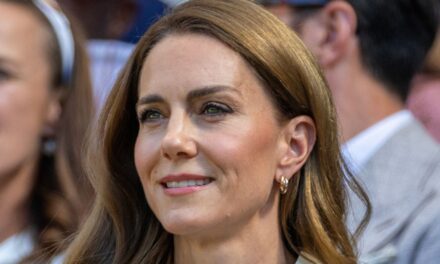 Les cheveux «  Sued Suede Brunette  » de la princesse Kate sont sur le point d&rsquo;être l&rsquo;ombre de la saison
