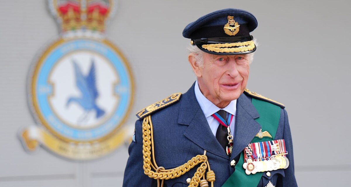 Le roi Charles réapparaît avant la pause familiale annuelle