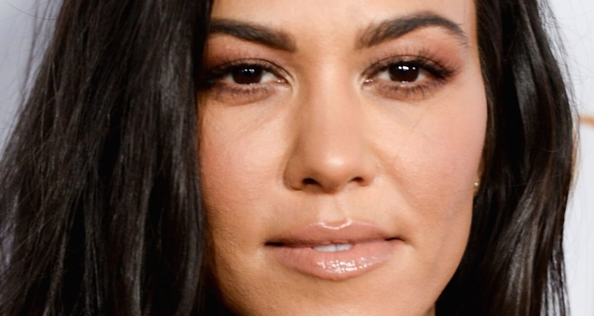 Kourtney Kardashian vient de porter un sac Y2K Balenciaga – et cela nous fait nous diriger directement vers du vintor