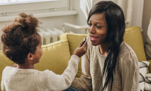 La maternité change votre routine de beauté – voici comment 3 experts ont adapté le leur