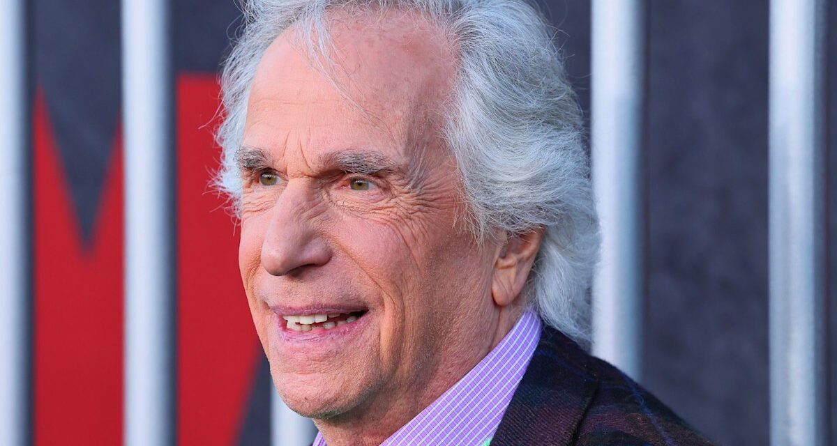 Regardez les Happy Days &lsquo;Henry Winkler fait un plaidoyer passionné: «Ne me dites pas de rester dans ma propre voie» – exclusif