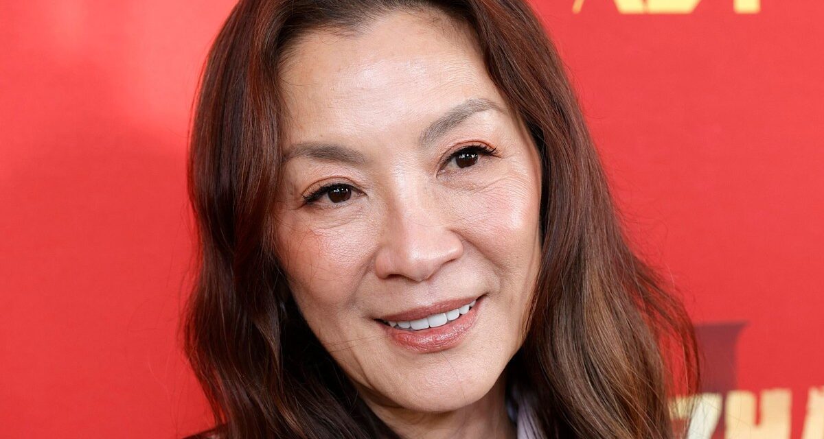 Michelle Yeoh laisse accidentellement glisser une révélation majeure à propos de Wicked: pour de bon