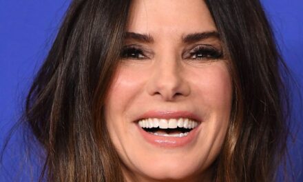 Sandra Bullock repérée à Londres Tourling Practical Magic 2 – Inscriptions des images