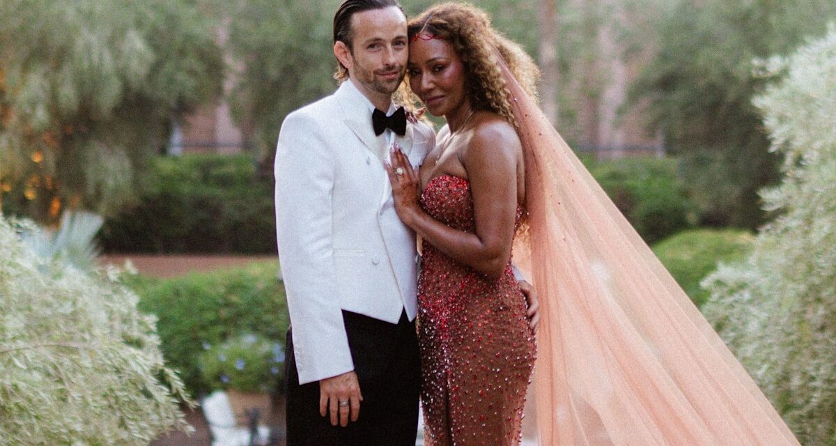 La fille de Mel B, Madison, 13 ans, vole le spectacle dans 28 £ New Look Brides Dmaid Dress – exclusif