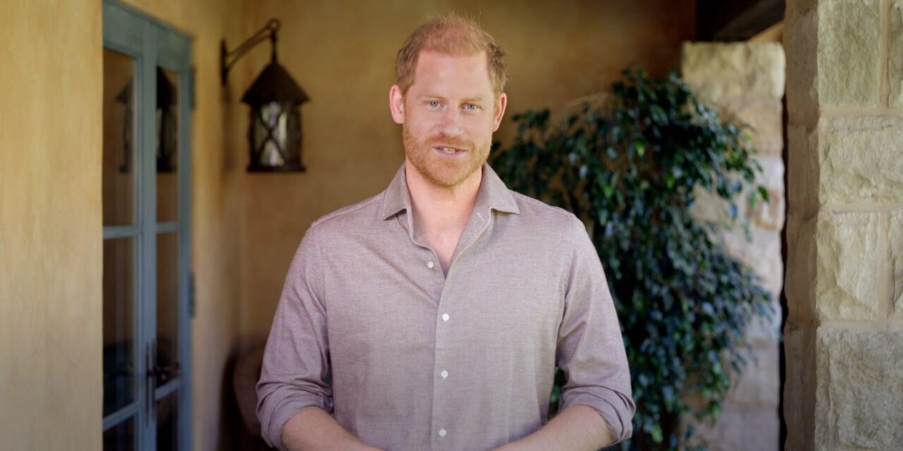 Le prince Harry défend la tradition royale «totalement bizarre»