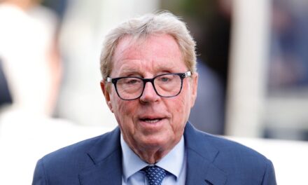 L&rsquo;épouse de Harry Redknapp Sandra Redknapp «  Terrificy  » Sepsis Battle inspire la campagne