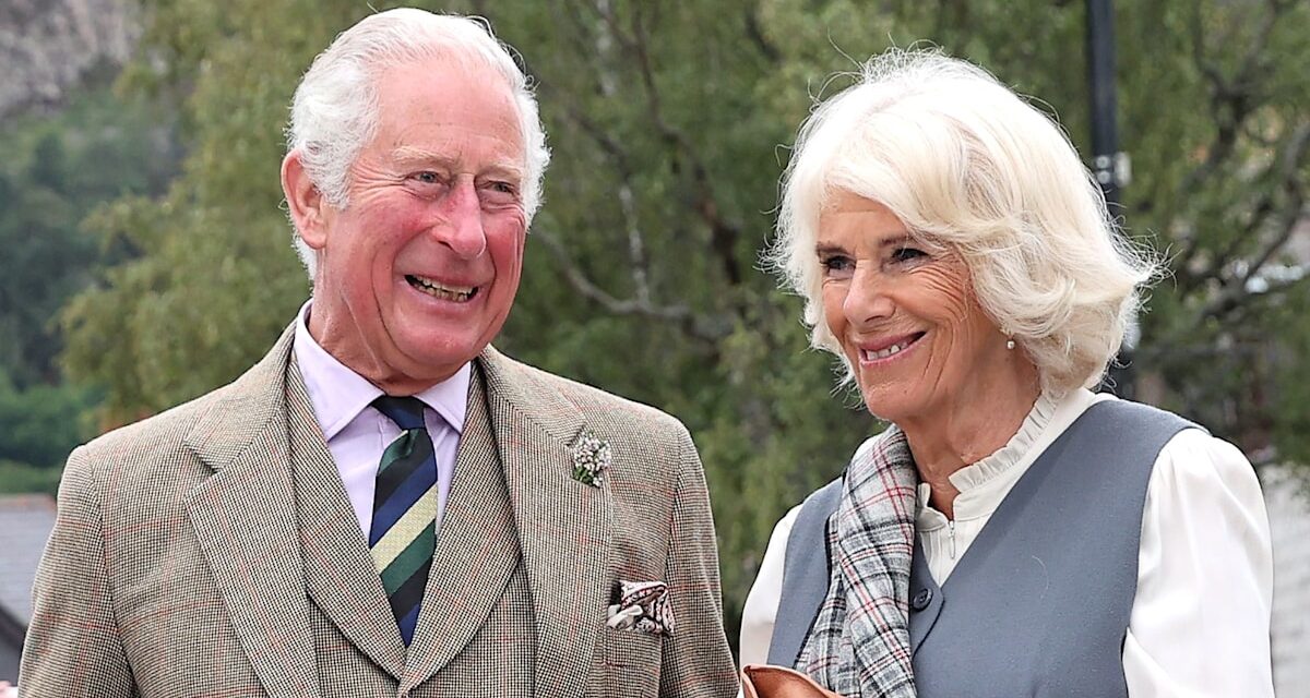 Le roi Charles prend le volant pendant les pauses d&rsquo;été sous le radar avec la reine Camilla