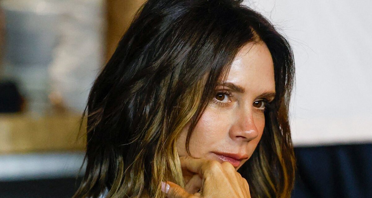 Victoria Beckham détend la règle majeure en vacances avec David et Cruz