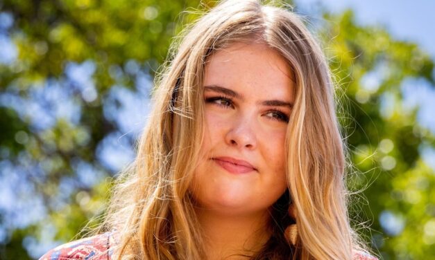 La princesse Catharina-Amalia soutenue par le roi Willem-Alexander et la reine Maxima au milieu des nouvelles bouleversantes