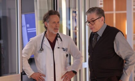 Chicago Med reviendra avec un nouveau membre de la distribution – et les fans de Pitt connaîtront son père célèbre réel