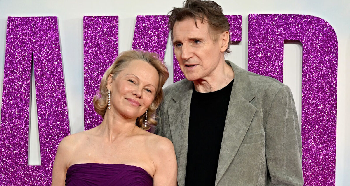 Liam Neeson fait une apparence inattendue pour soutenir Pamela Anderson au milieu de la jalon émotionnel
