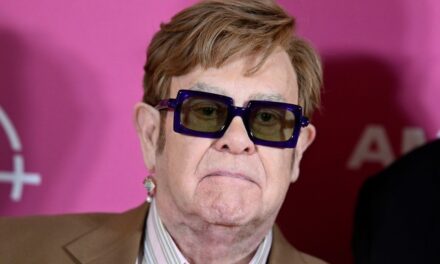 Elton John et David Walliams Holiday Meal ferme le restaurant – et annule la poule