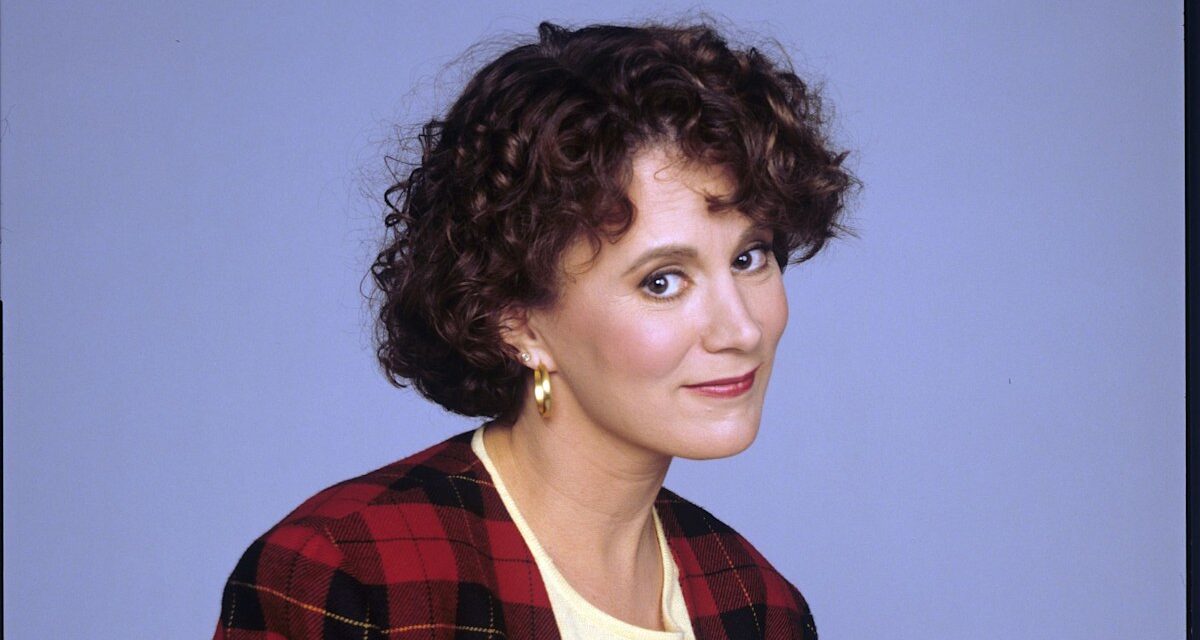 L&rsquo;icône de la sitcom des années 90 est méconnaissable en rare sortie avant le retour majeur