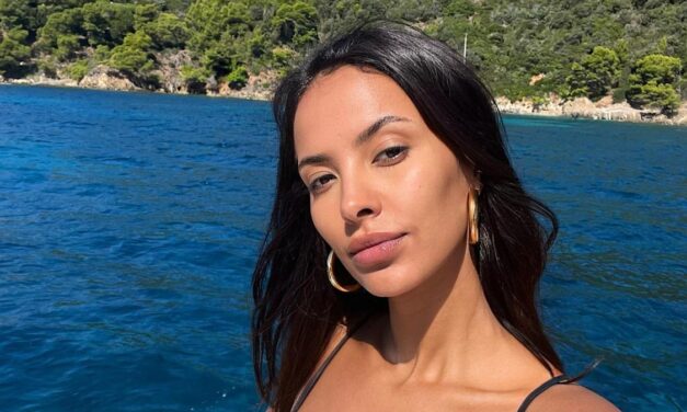 Le maillot de bain coloré plongeant de Maya Jama est bizarre, magnifique et sur notre liste de souhaits