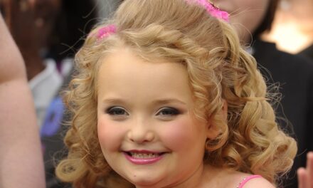 À l&rsquo;intérieur de Honey Boo Boo, la transformation incroyable de l&rsquo;enfant Star à l&rsquo;étudiante au collège a 20 ans