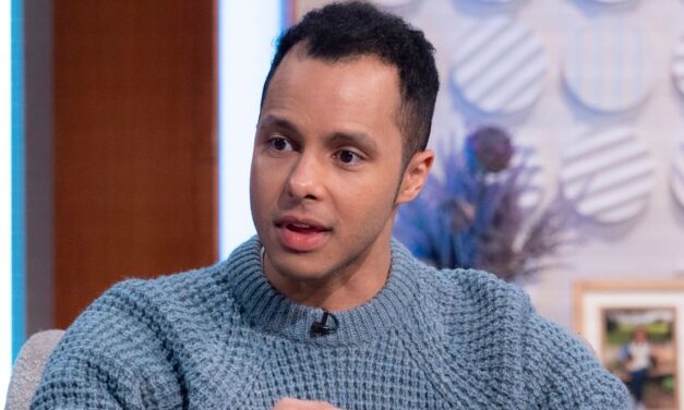 La maison de réparation Kirk quitte la maison familiale de Surrey dans laquelle il a emménagé il y a 1 an