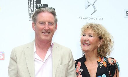 L&rsquo;actrice d&rsquo;Adrian Dunbar, épouse de 39 ans, qui «  se moque  » de sa renommée