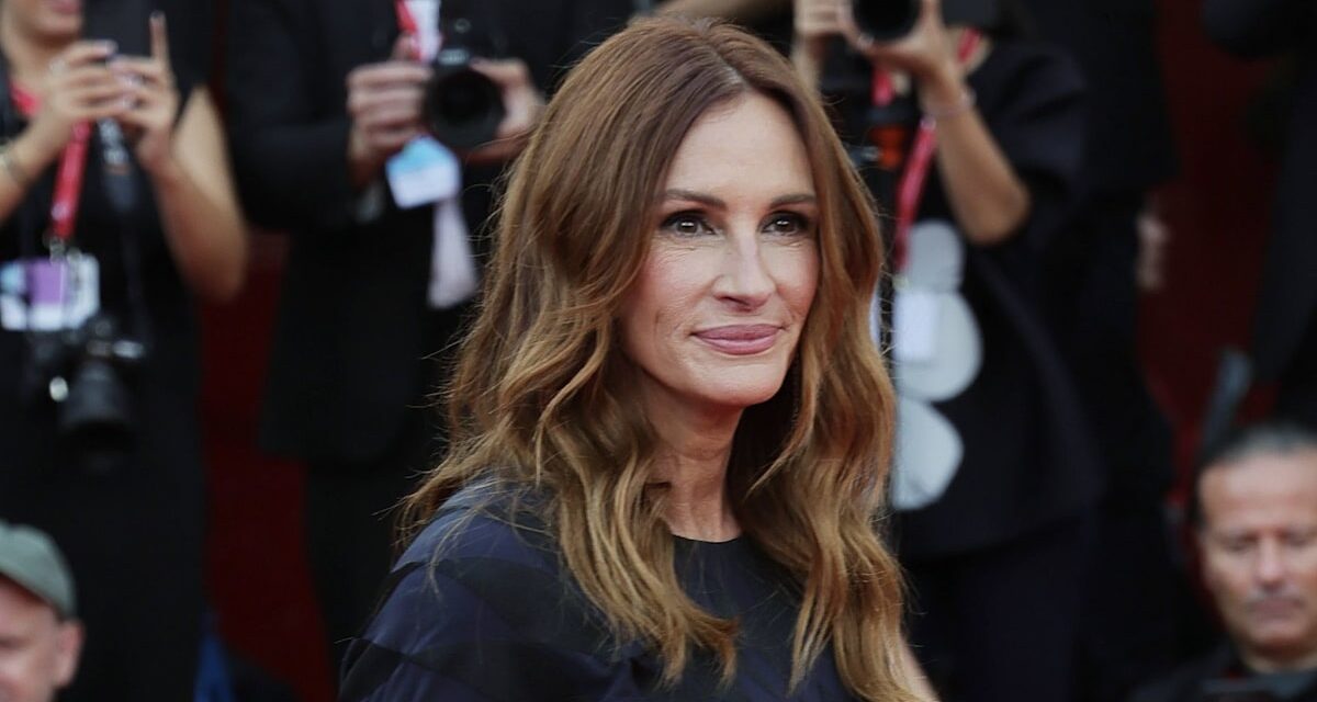 Julia Roberts embrasse le mari en rare photographie romantique