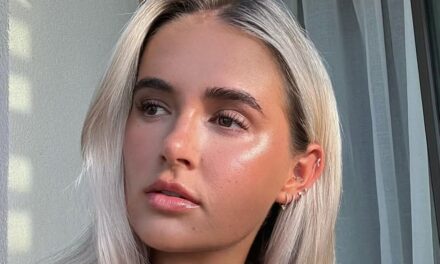 Ceci est le nouveau nettoyant pour le visage préféré de Molly-Mae: «  Je l&rsquo;adore  »