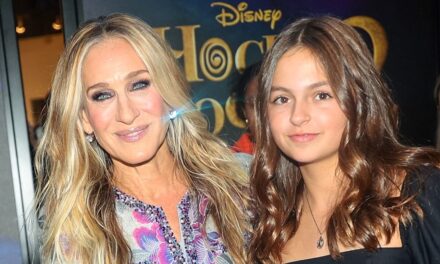 Sarah Jessica Parker s&rsquo;appuie sur la fille Tabitha dans un nouvel aperçu de la vie à la maison après des nouvelles difficiles
