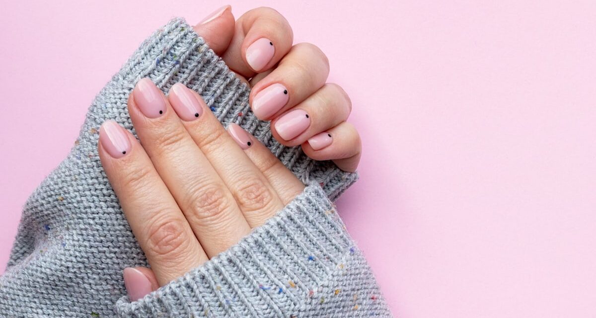 Oui, les ongles courts sont à la style: 10 idées de manucure courte et chic