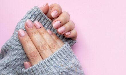 Oui, les ongles courts sont à la style: 10 idées de manucure courte et chic