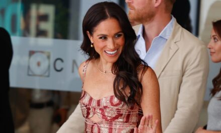 Le maillot de bain festonné de Meghan Markle est la tendance incontournable pour l&rsquo;été 2025