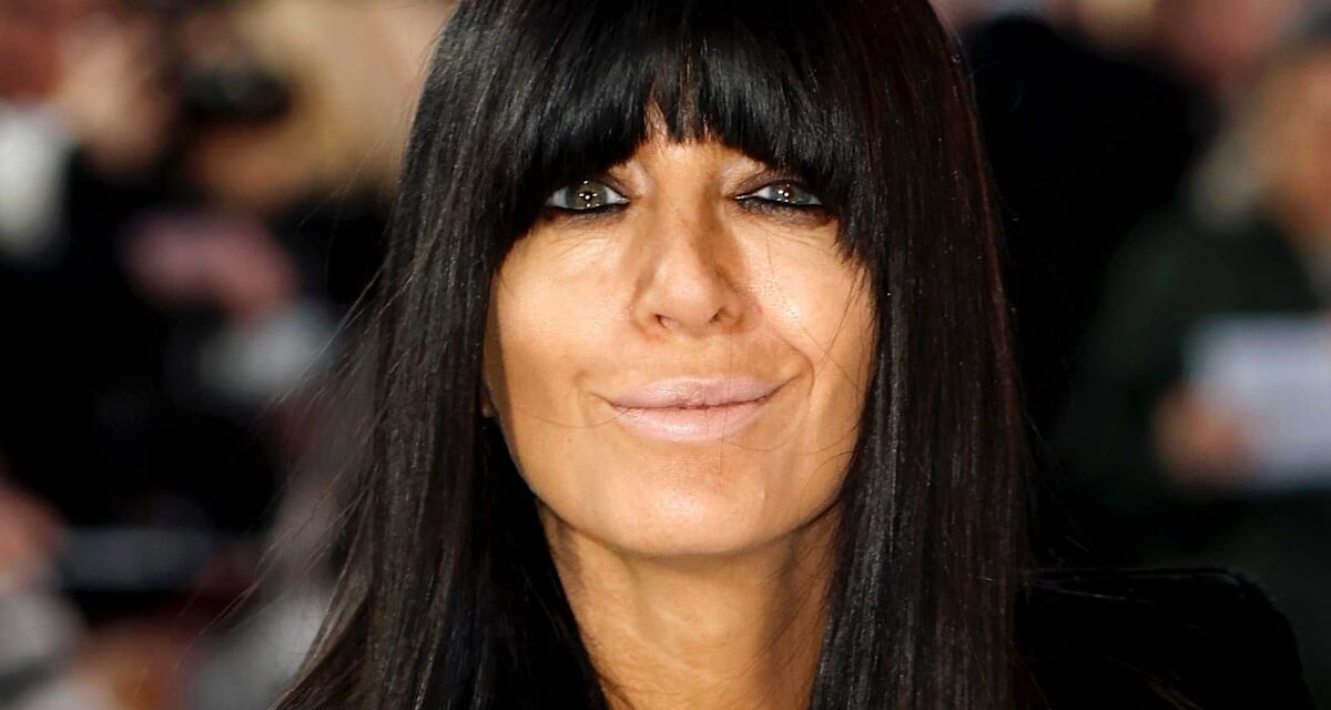 La baguette œil «infaillible» Claudia Winkleman compte pour son look de maquillage des yeux enfumés