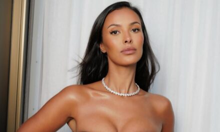 Maya Jama ressemble à une sirène littérale dans un crop top à découpe et à une jupe midi de faible hauteur assortie