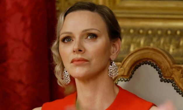 Le secours provocant de la princesse Charlene sur les cours de natation après la mort de la famille: «  La douleur ne disparaît jamais  »