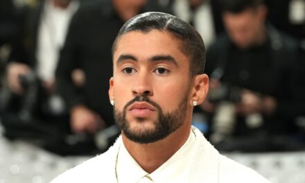 Qui sont les frères et sœurs de Bad Bunny? Rencontrez également les 2 frères du Super Bowl Performer sous les projecteurs