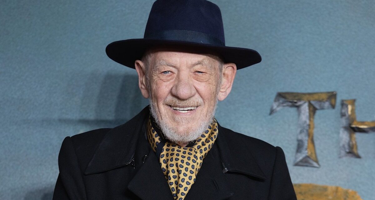 Sir Ian McKellen, 86 ans, obligé de se retirer du Festival du film de Toronto au milieu des problèmes de santé