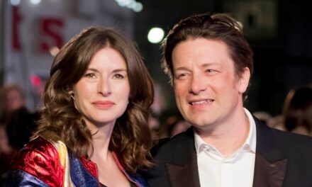 Jamie Oliver révèle que l&rsquo;épouse Jools « menace de le quitter » dans une nouvelle interview