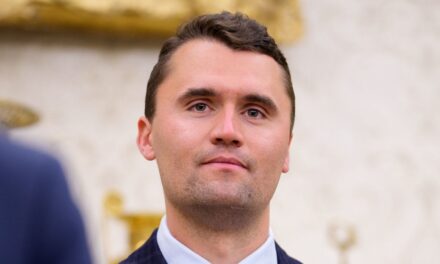 Armed Man rattrapé à l&rsquo;intérieur du site commémoratif Charlie Kirk heures avant l&rsquo;événement