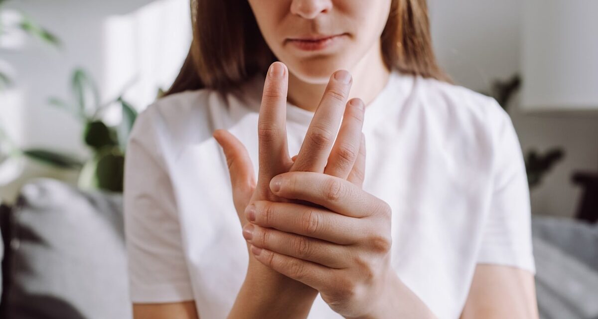 Ce que cela signifie lorsque vos mains picotent – et quand vous devriez être inquiet
