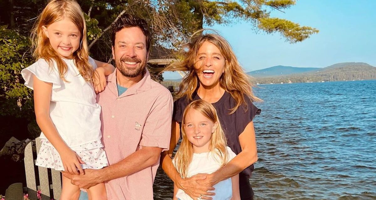 Les filles rarement observées de Jimmy Fallon sont tellement adultes au milieu de la célébration de la fête du Travail